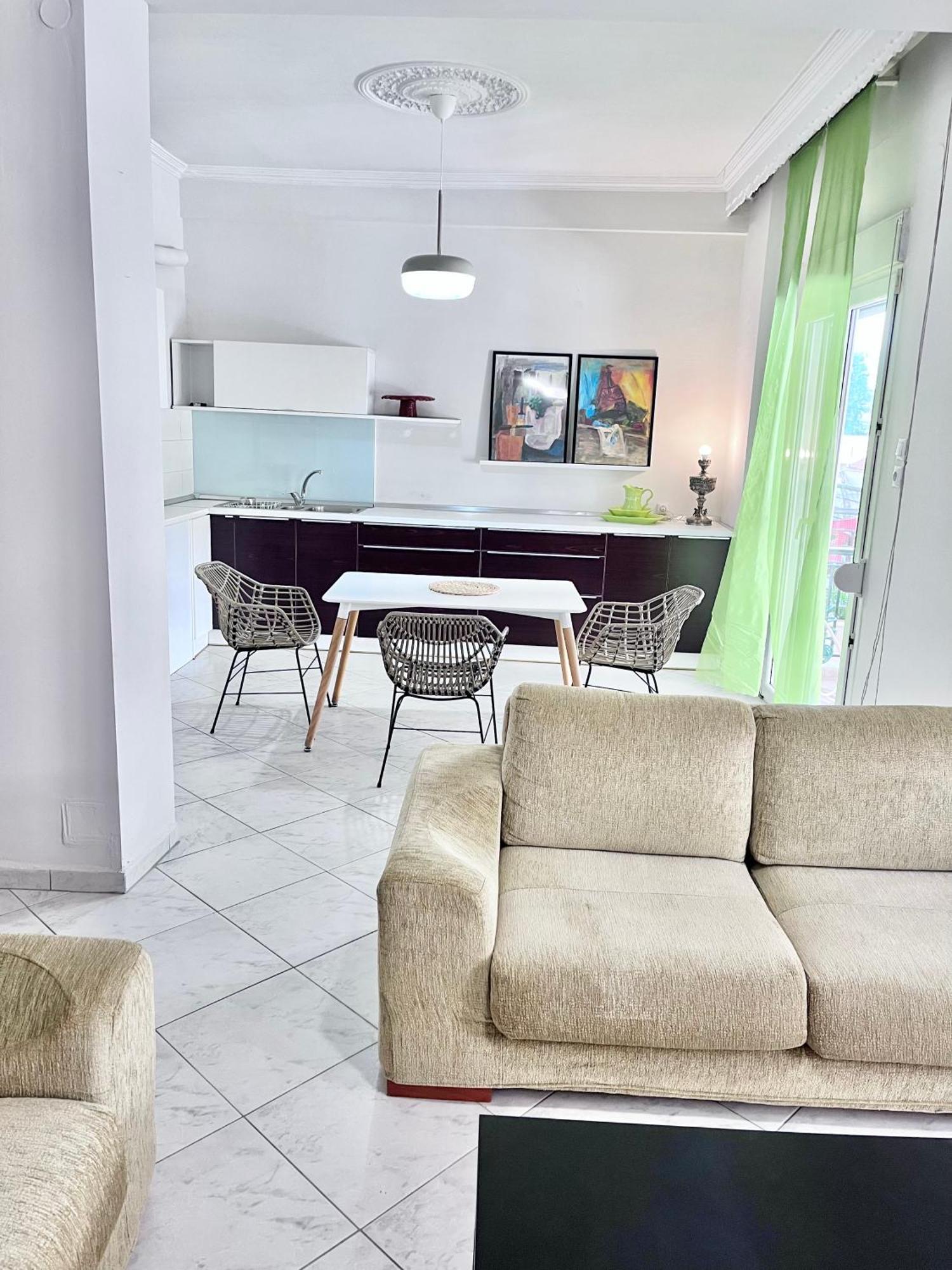7 - Stylish Apartment